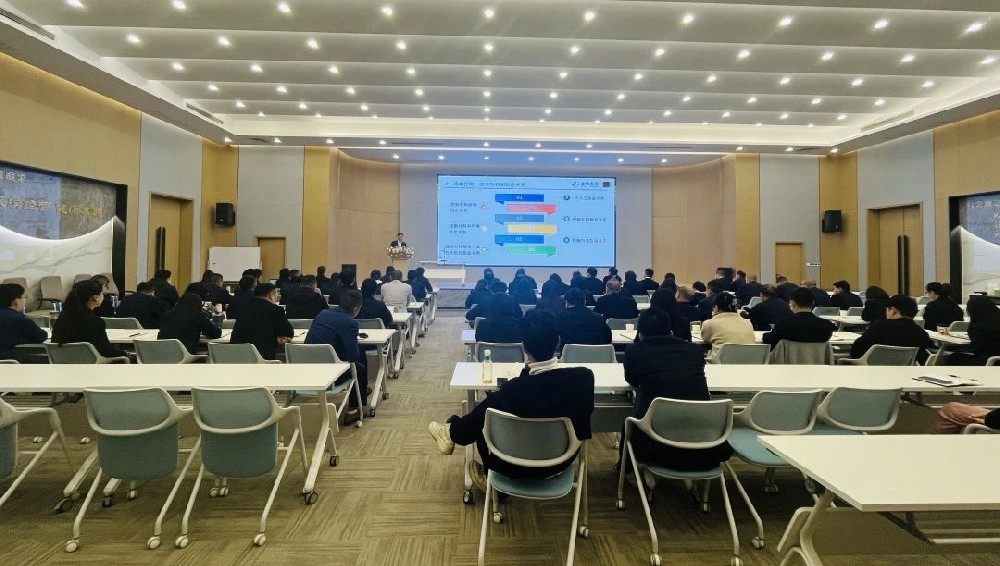 言传身教 学无止境|爱游戏买球-爱游戏(中国)
集团开展成本控制专项培训